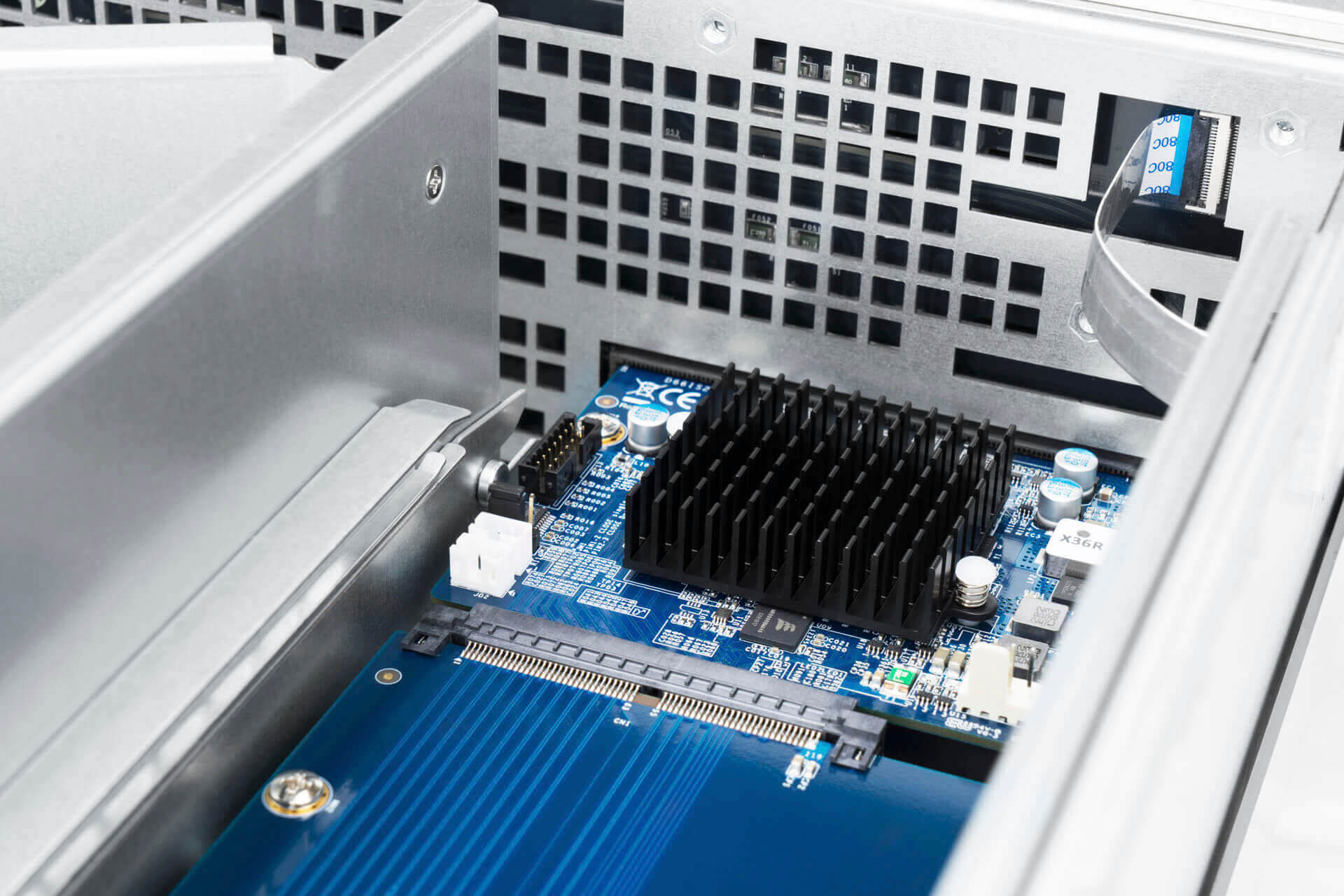 IW-RJ424-04 - server system assembly